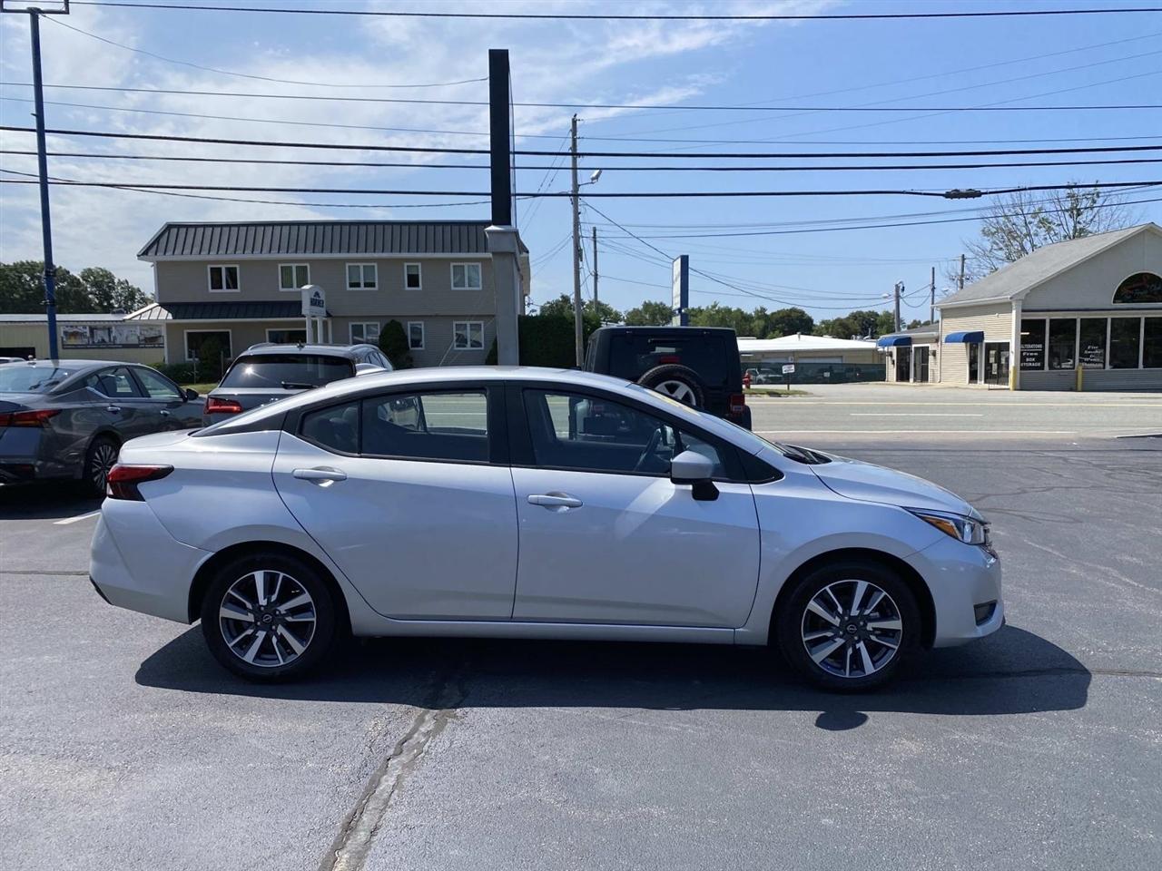 Nissan Versa  2024