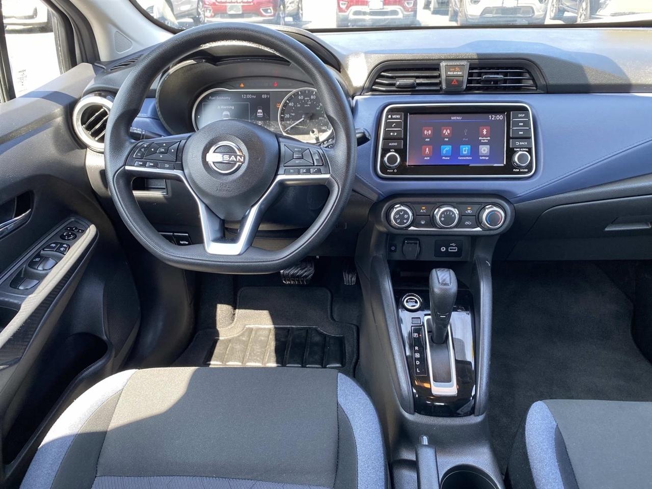 Nissan Versa  2024