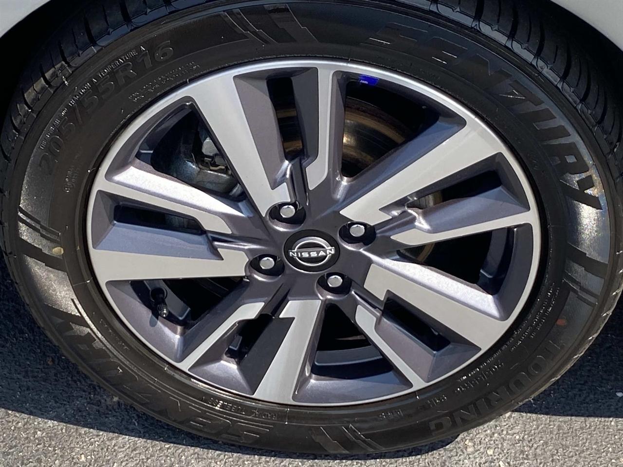 Nissan Versa  2024