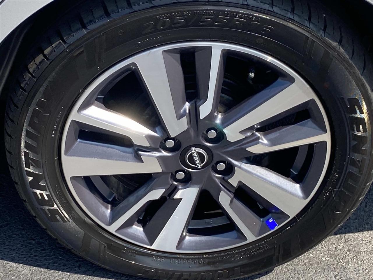 Nissan Versa  2024
