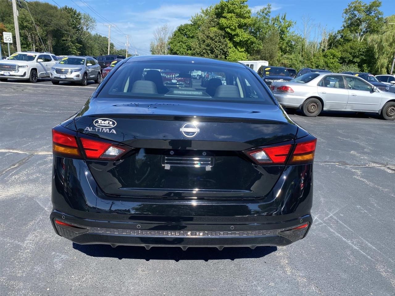 Nissan Altima  2024