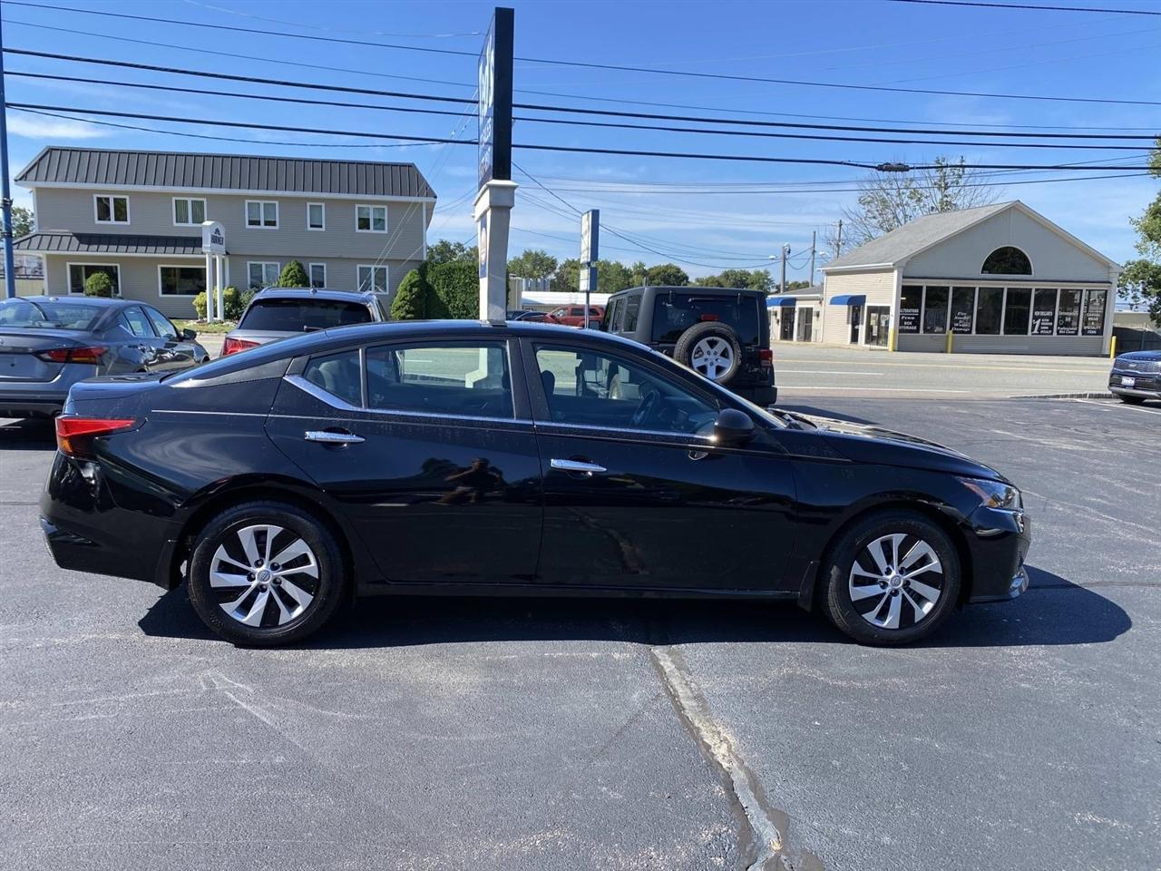 Nissan Altima  2024