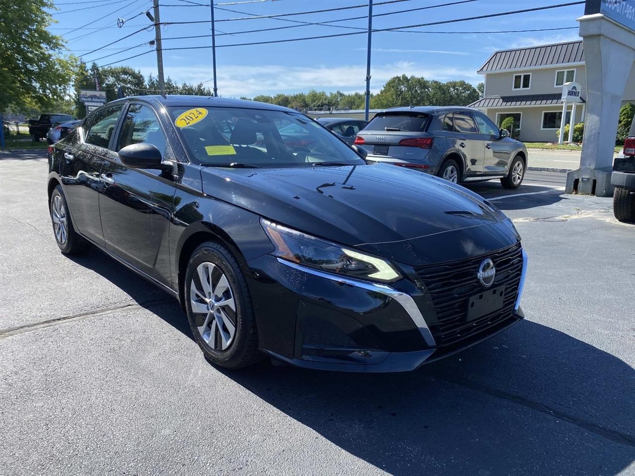 Nissan Altima  2024