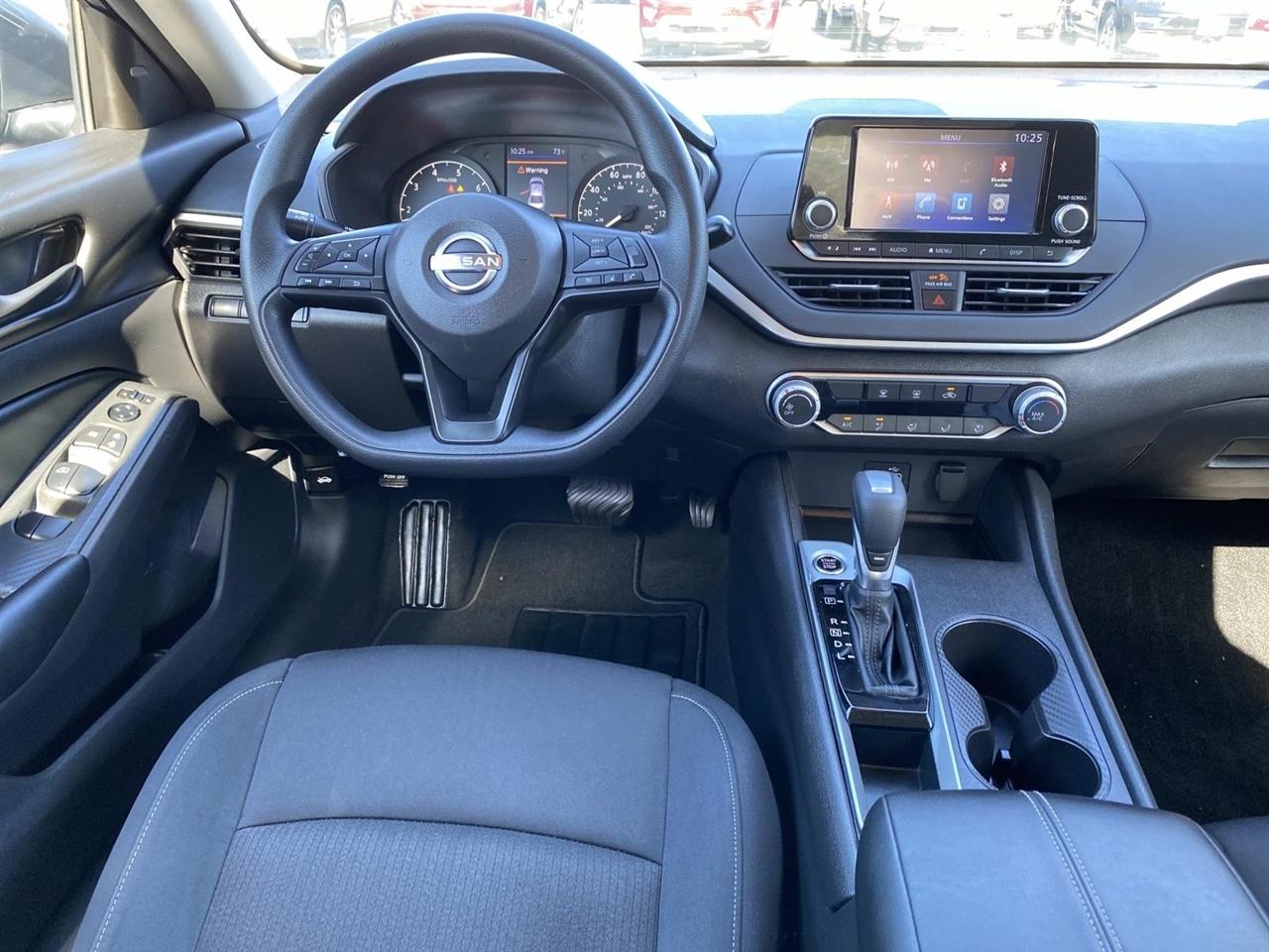 Nissan Altima  2024