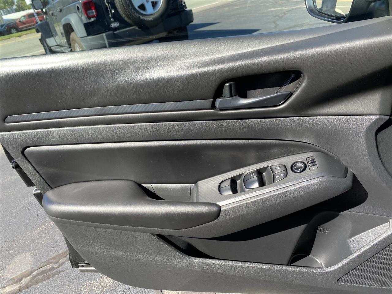 Nissan Altima  2024