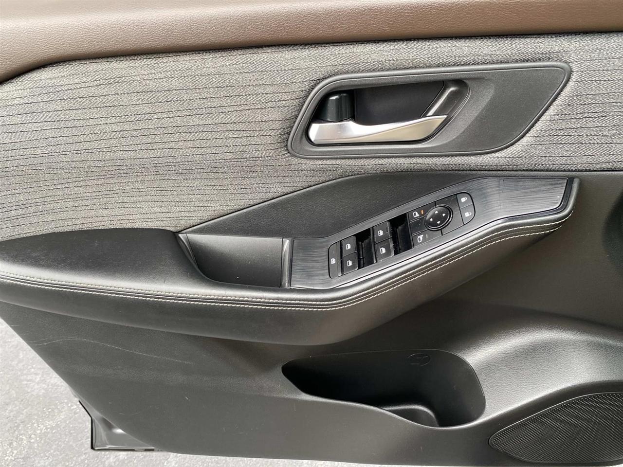 Nissan Rogue  2021