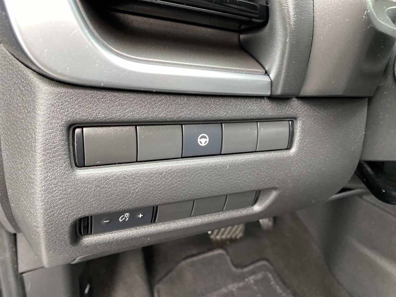 Nissan Rogue  2021