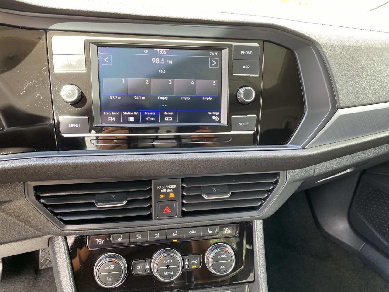 Volkswagen Jetta SE 2024
