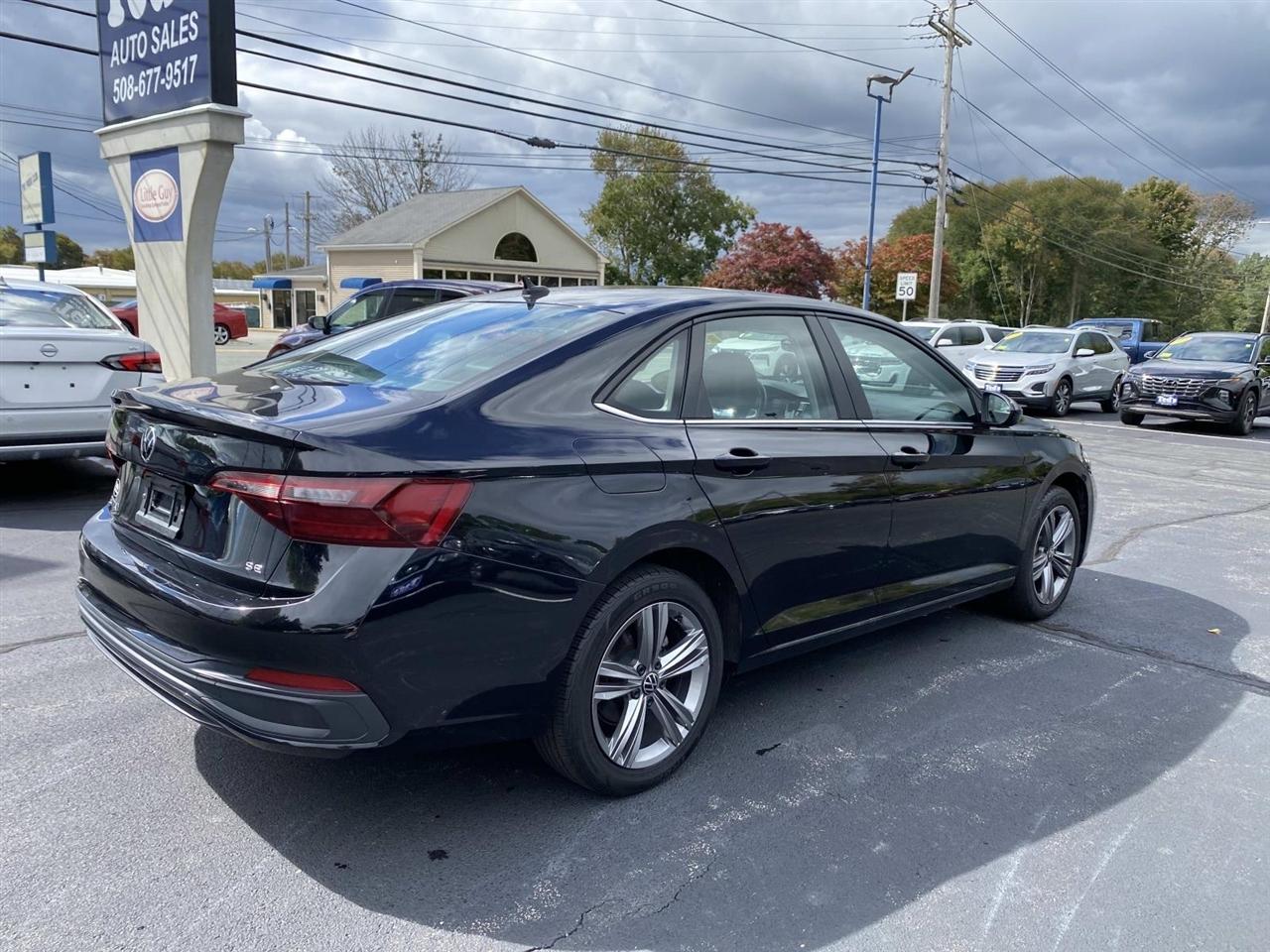Volkswagen Jetta SE Auto 2024