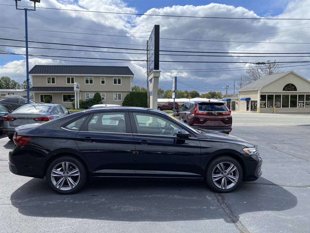 Volkswagen Jetta SE Auto 2024