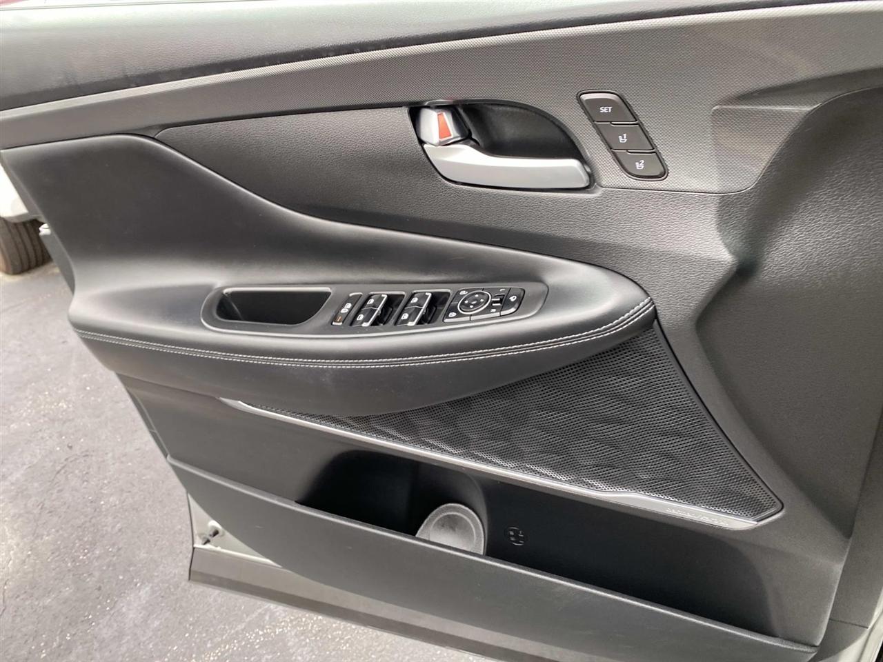 Hyundai Santa Fe Plug-In Hybrid  2023