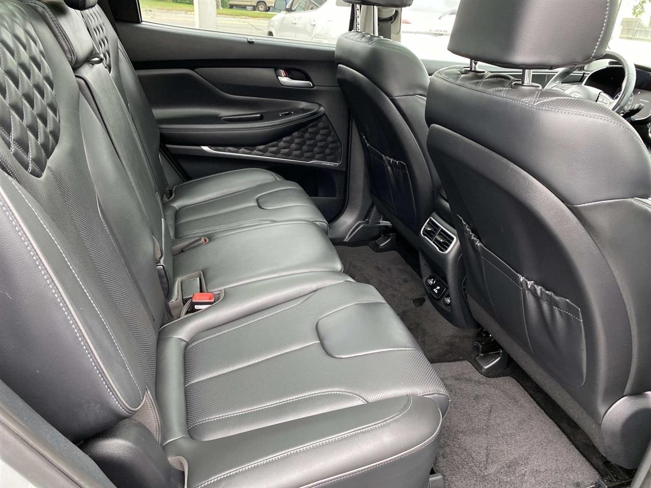Hyundai Santa Fe Plug-In Hybrid  2023