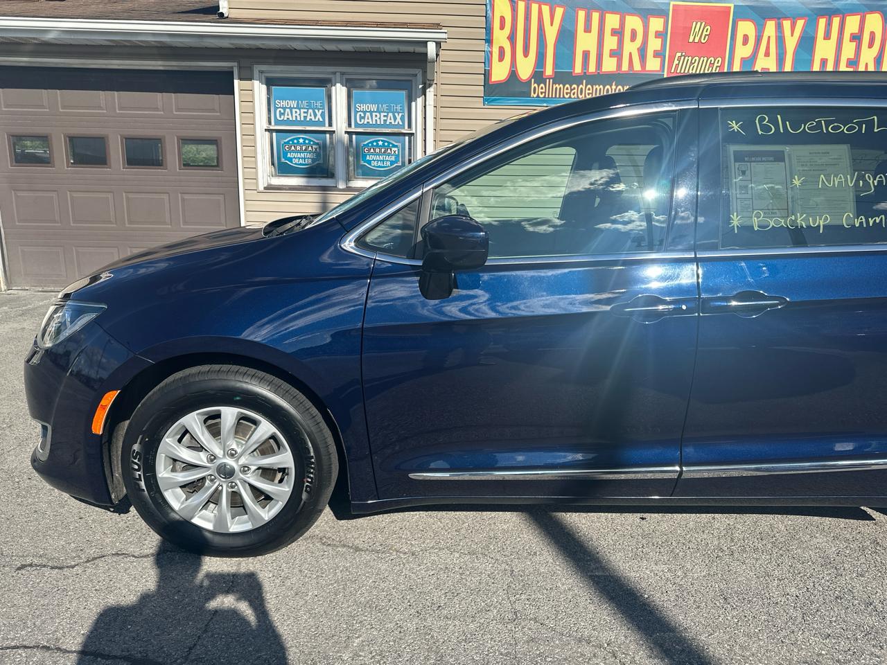 Chrysler Pacifica Touring-L FWD 2017