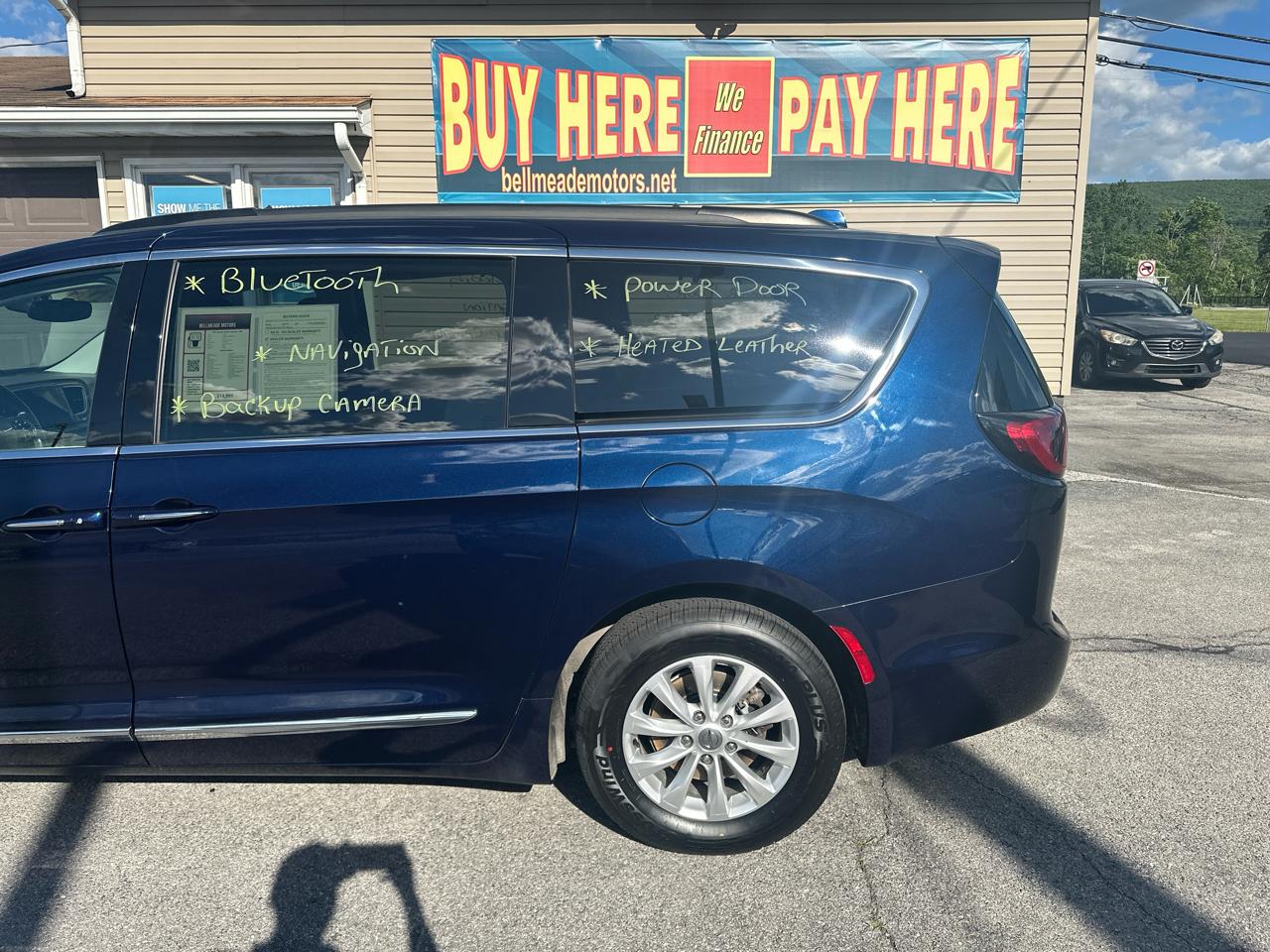 Chrysler Pacifica Touring-L FWD 2017
