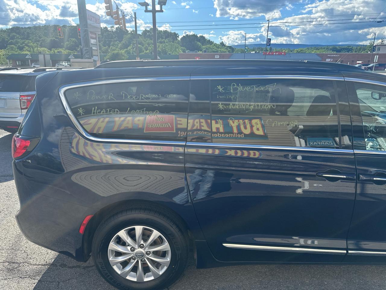 Chrysler Pacifica Touring-L FWD 2017