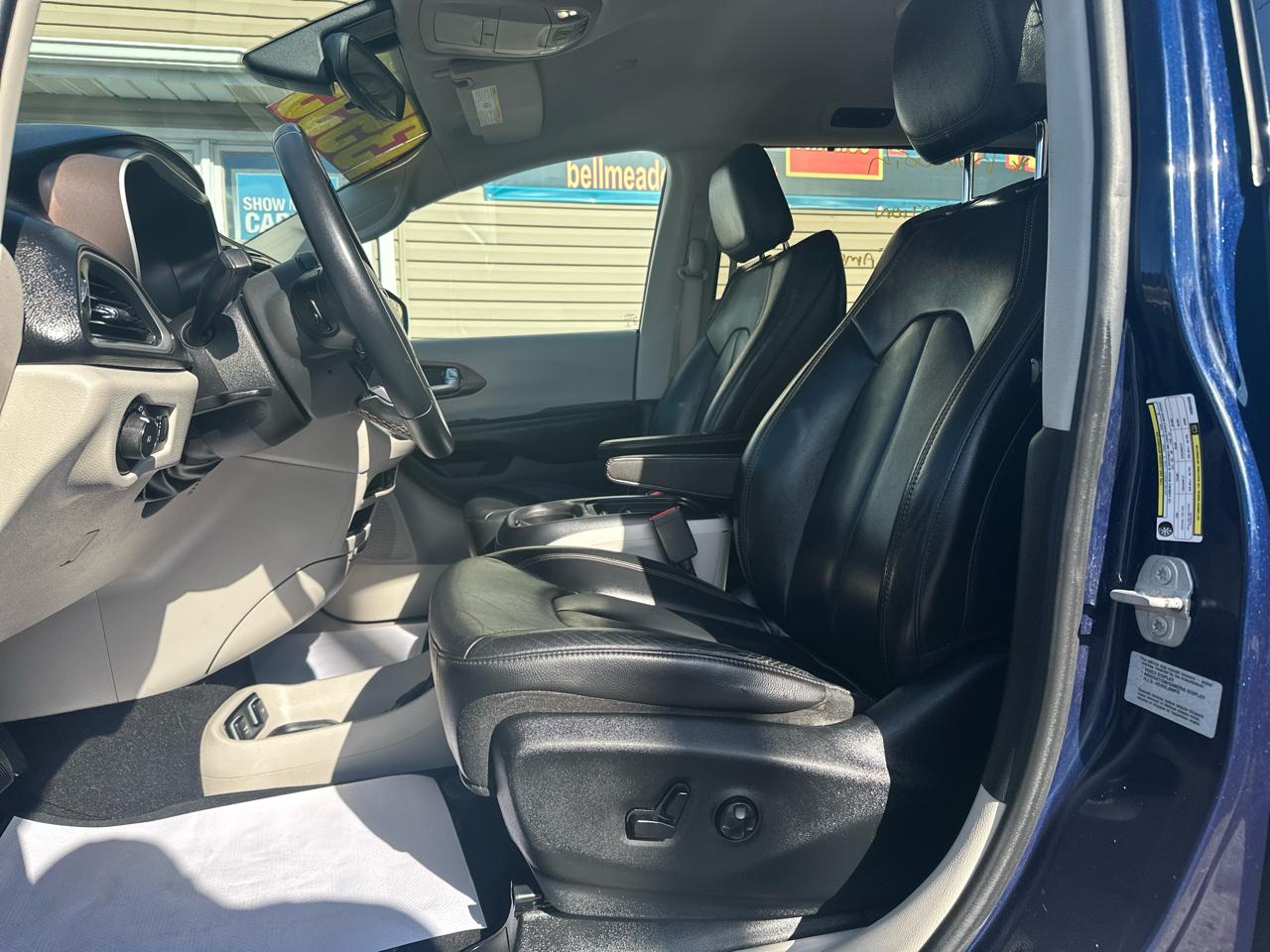 Chrysler Pacifica Touring-L FWD 2017
