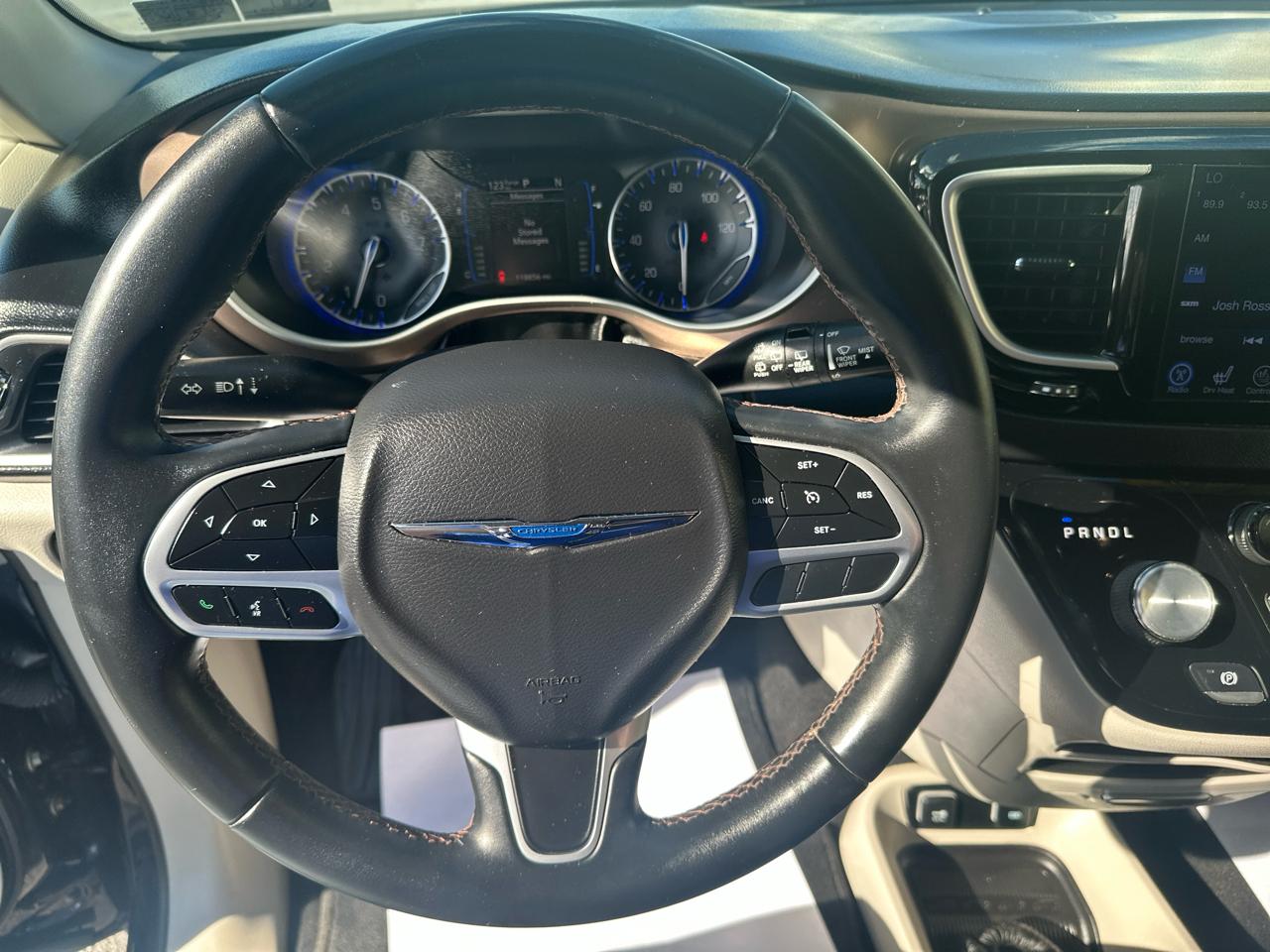 Chrysler Pacifica Touring-L FWD 2017