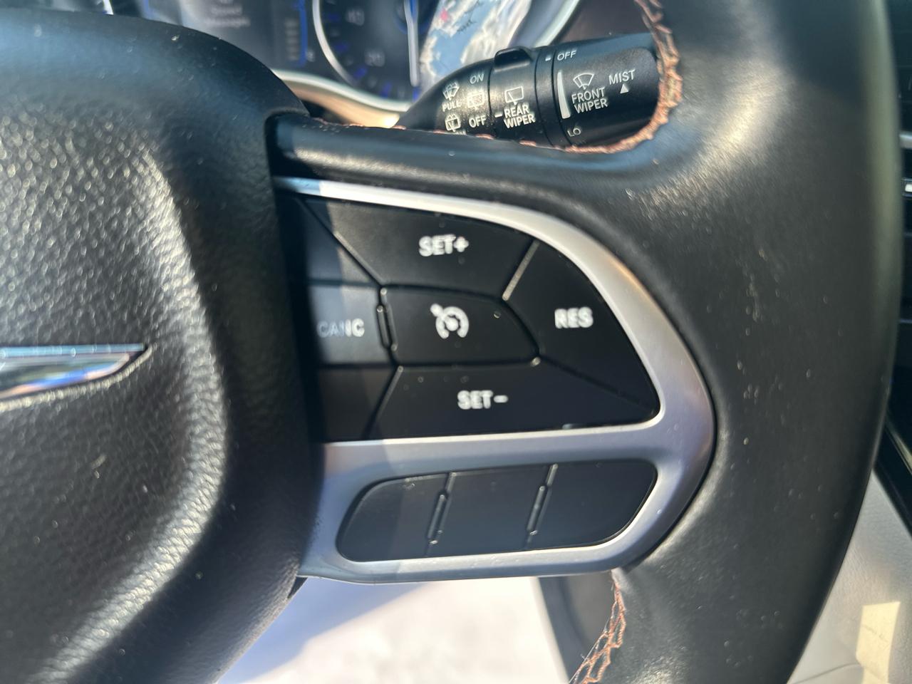 Chrysler Pacifica Touring-L FWD 2017