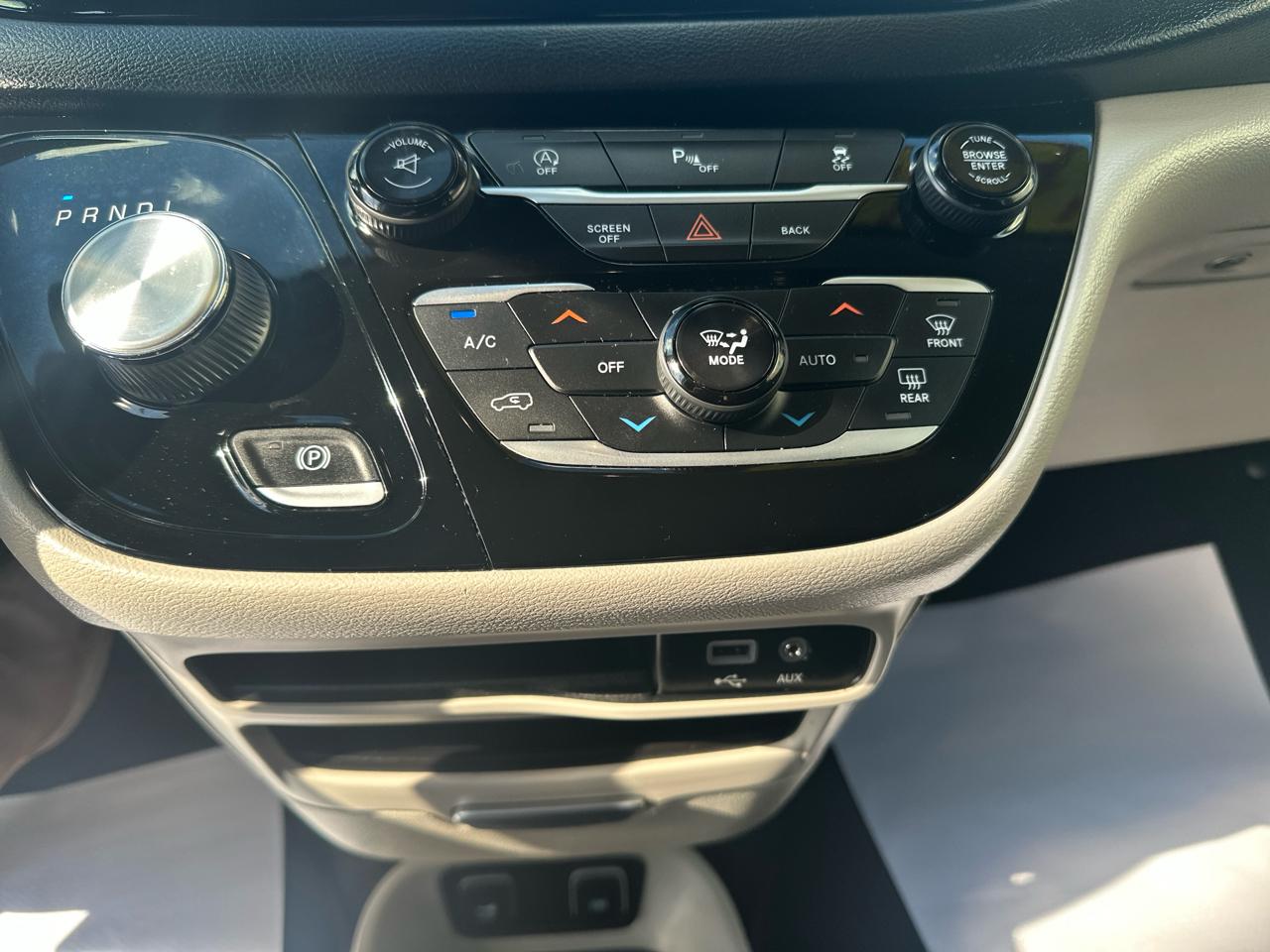 Chrysler Pacifica Touring-L FWD 2017
