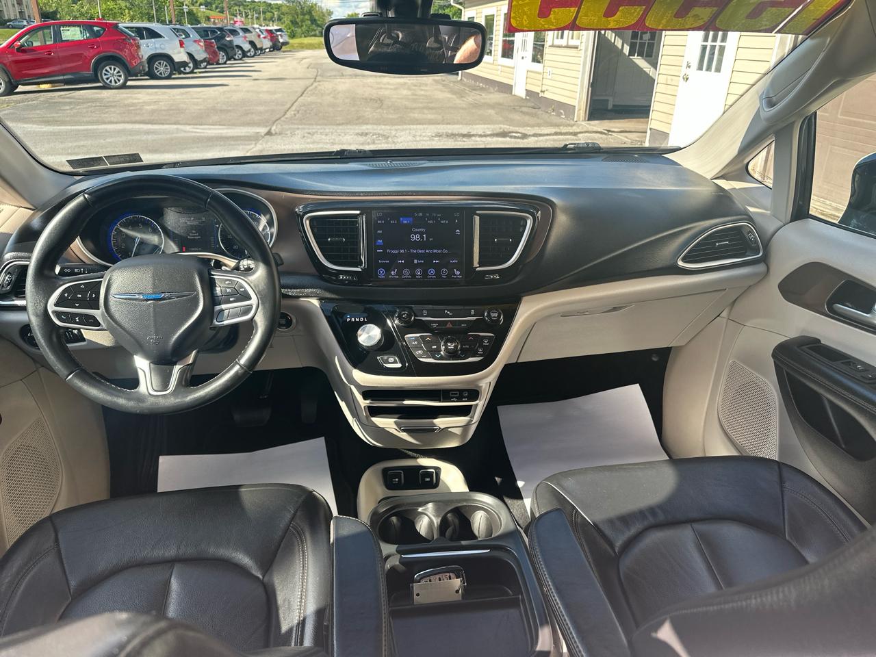 Chrysler Pacifica Touring-L FWD 2017