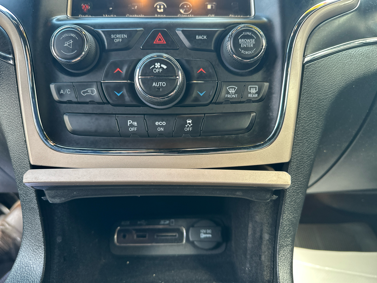 Jeep Grand Cherokee 4WD 4dr Limited 2015 Jeep Grand Cherokee 4WD 4dr Limited 2015