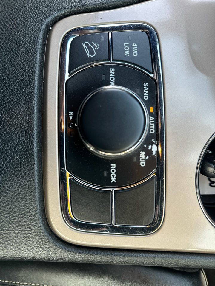 Jeep Grand Cherokee 4WD 4dr Limited 2015 Jeep Grand Cherokee 4WD 4dr Limited 2015