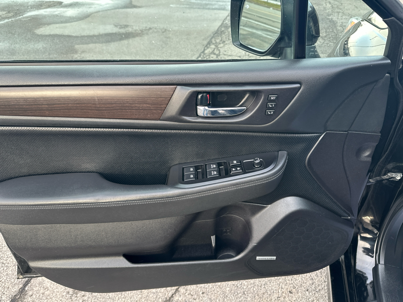 Subaru Legacy 4dr Sdn 2.5i Limited PZEV 2016