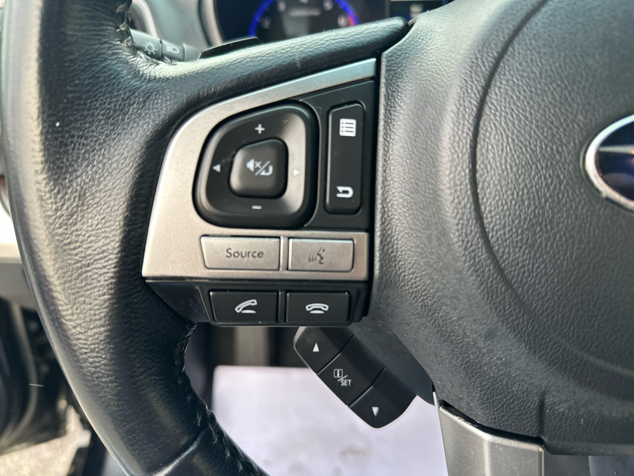 Subaru Legacy 4dr Sdn 2.5i Limited PZEV 2016