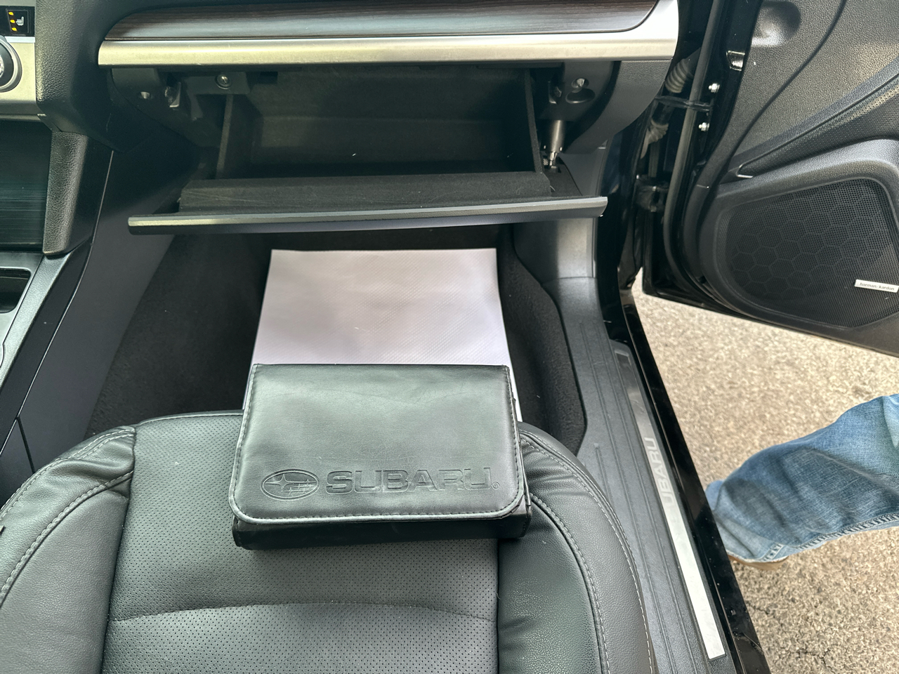 Subaru Legacy 4dr Sdn 2.5i Limited PZEV 2016