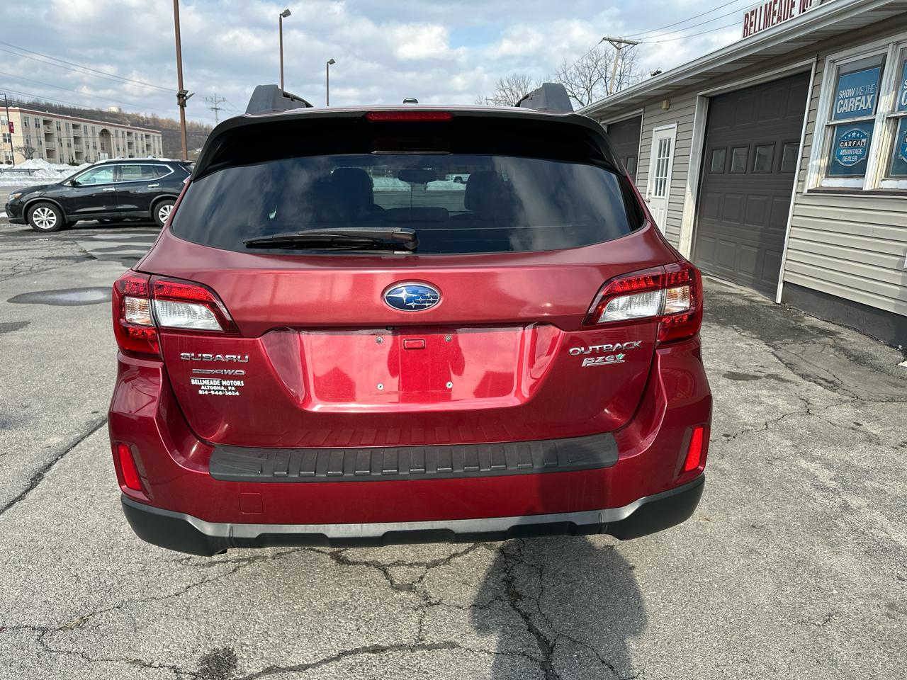 Subaru Outback 4dr Wgn 2.5i Premium PZEV 2015