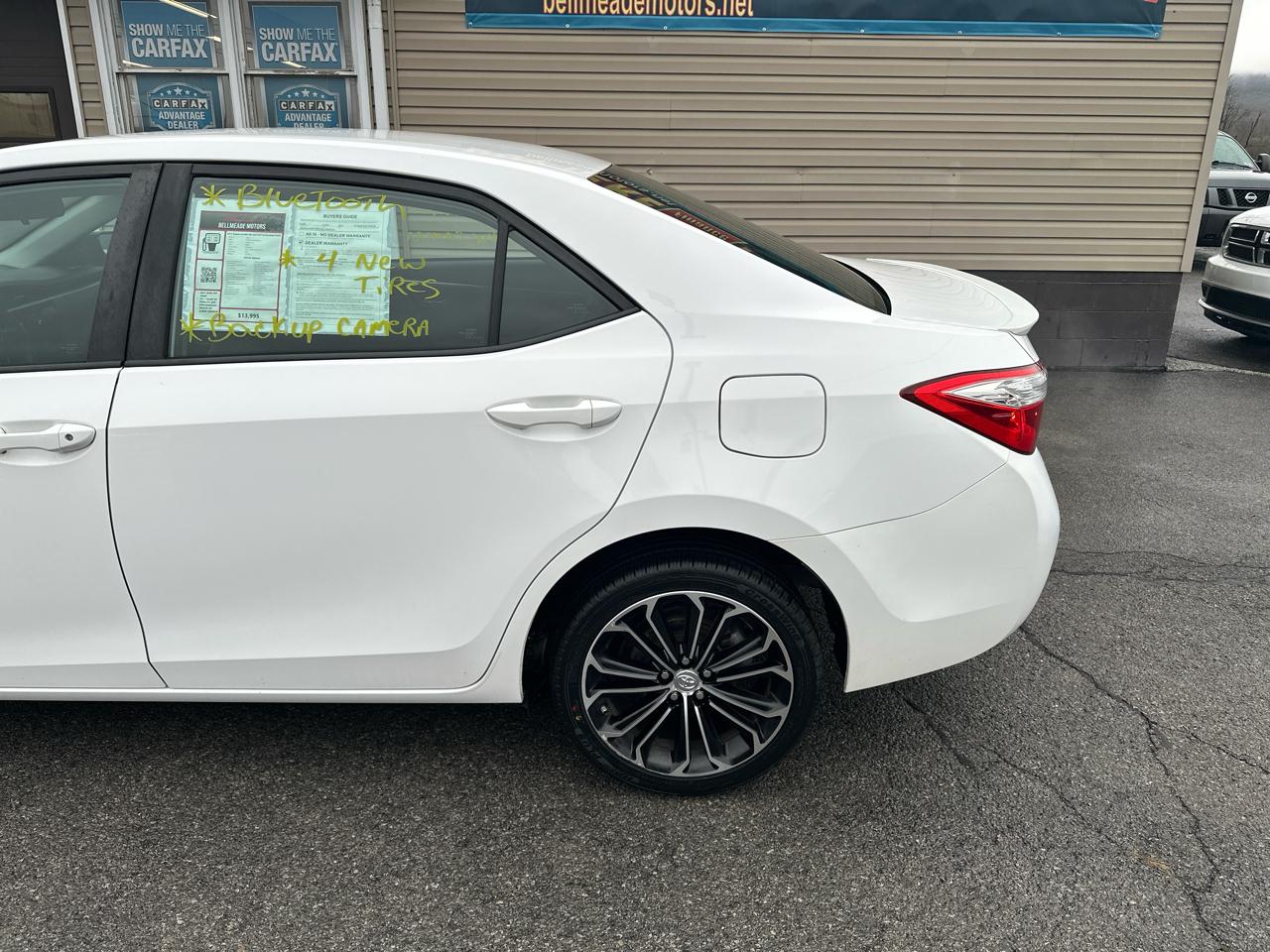 Toyota Corolla 4dr Sdn CVT LE Premium (Natl) 2015