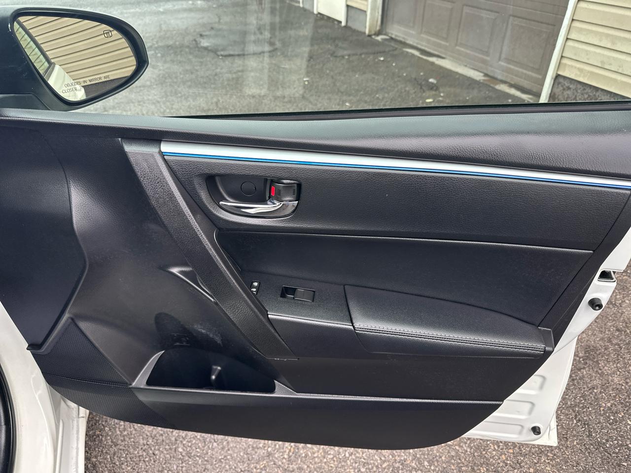 Toyota Corolla 4dr Sdn CVT LE Premium (Natl) 2015