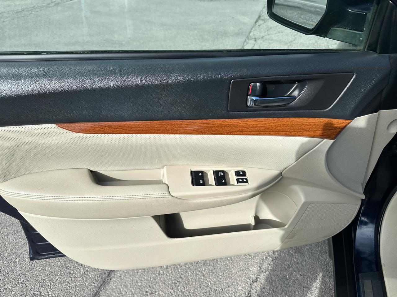 Subaru Outback 4dr Wgn H4 Auto 2.5i Limited 2013