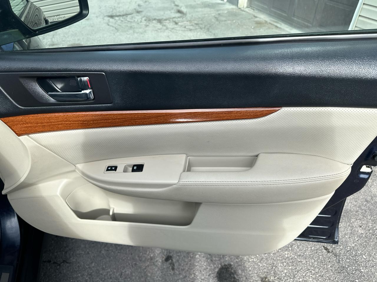 Subaru Outback 4dr Wgn H4 Auto 2.5i Limited 2013