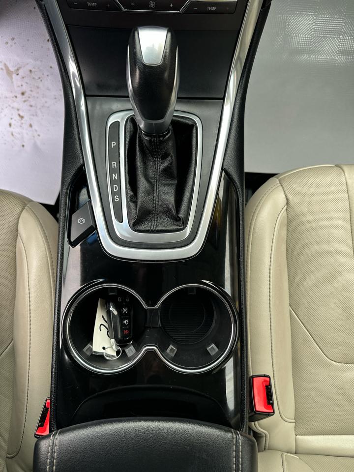 Ford Edge 4dr Titanium AWD 2016