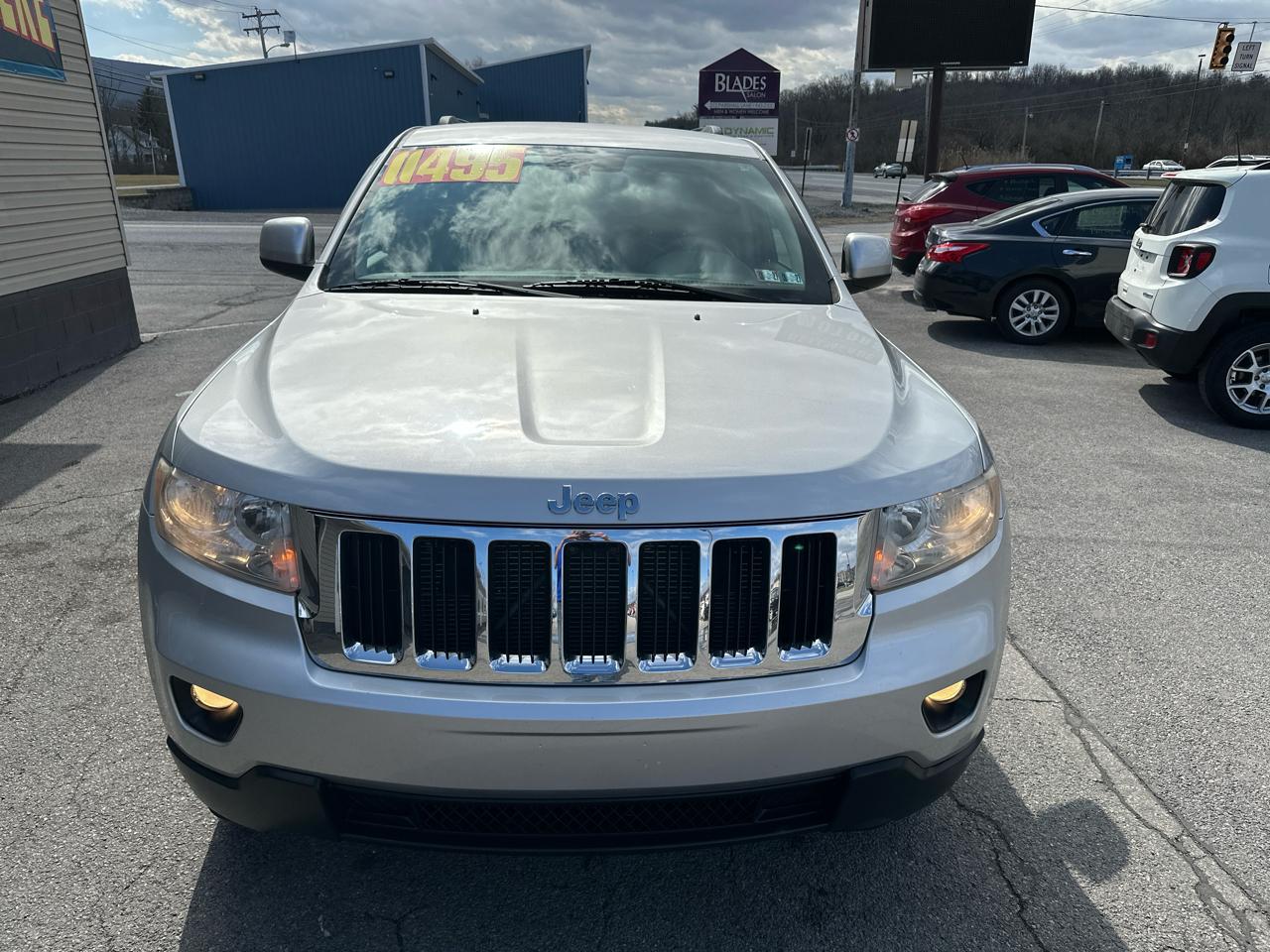 Jeep Grand Cherokee 4WD 4dr Laredo 2011