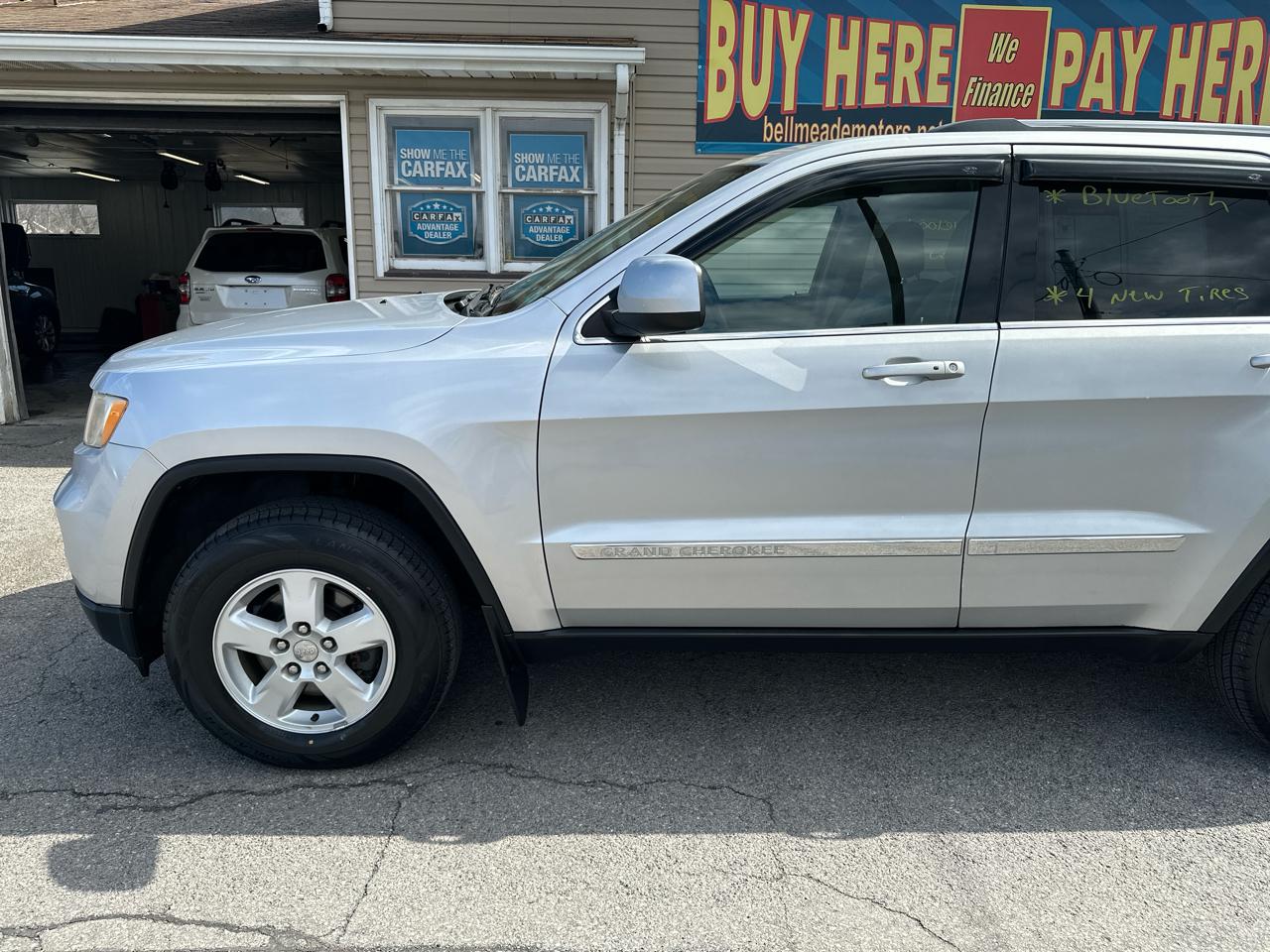 Jeep Grand Cherokee 4WD 4dr Laredo 2011