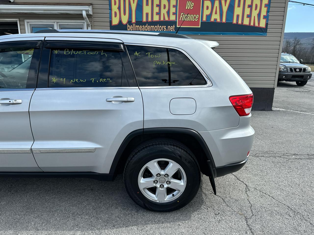 Jeep Grand Cherokee 4WD 4dr Laredo 2011