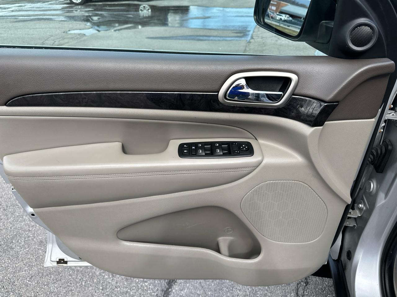 Jeep Grand Cherokee 4WD 4dr Laredo 2011