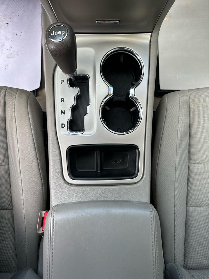 Jeep Grand Cherokee 4WD 4dr Laredo 2011