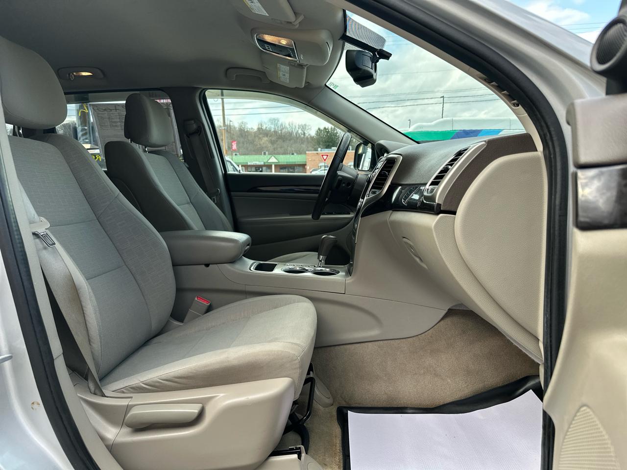 Jeep Grand Cherokee 4WD 4dr Laredo 2011