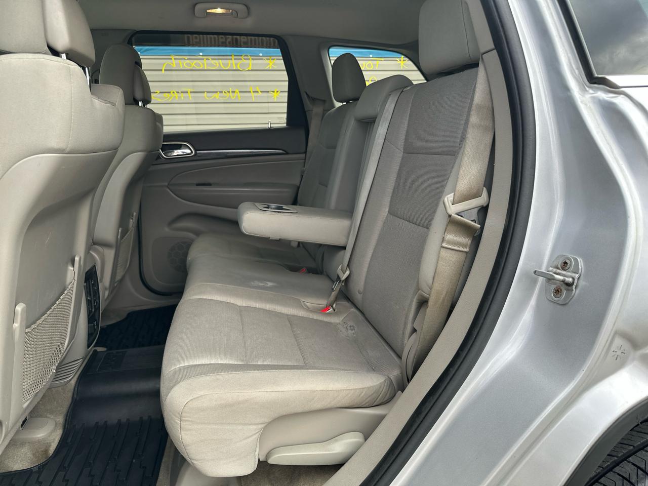 Jeep Grand Cherokee 4WD 4dr Laredo 2011