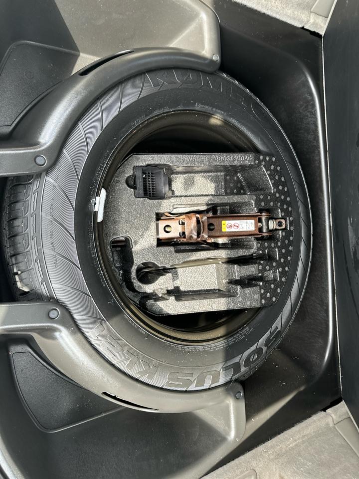 Jeep Grand Cherokee 4WD 4dr Laredo 2011