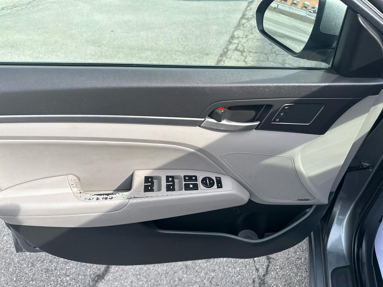 Hyundai Elantra Limited 2.0L Auto PZEV (Ulsan) *Ltd Avail* 2017