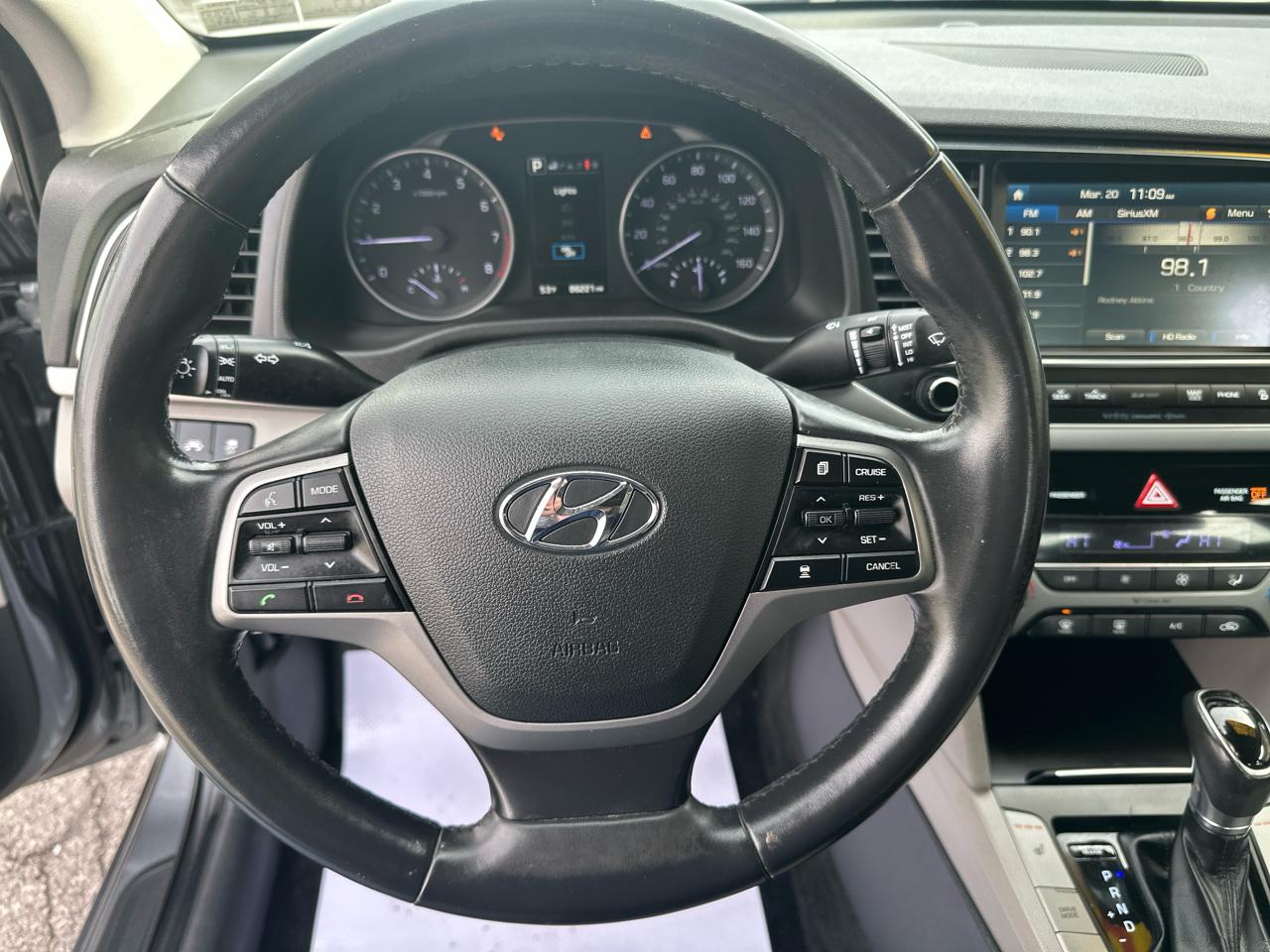 Hyundai Elantra Limited 2.0L Auto PZEV (Ulsan) *Ltd Avail* 2017