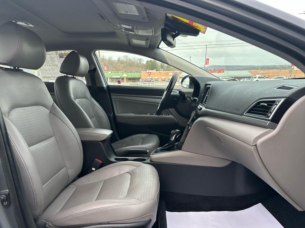 Hyundai Elantra Limited 2.0L Auto PZEV (Ulsan) *Ltd Avail* 2017