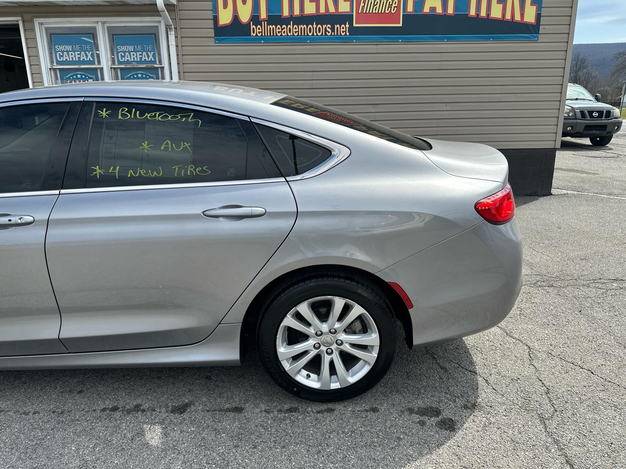 Chrysler 200 4dr Sdn Limited FWD 2015