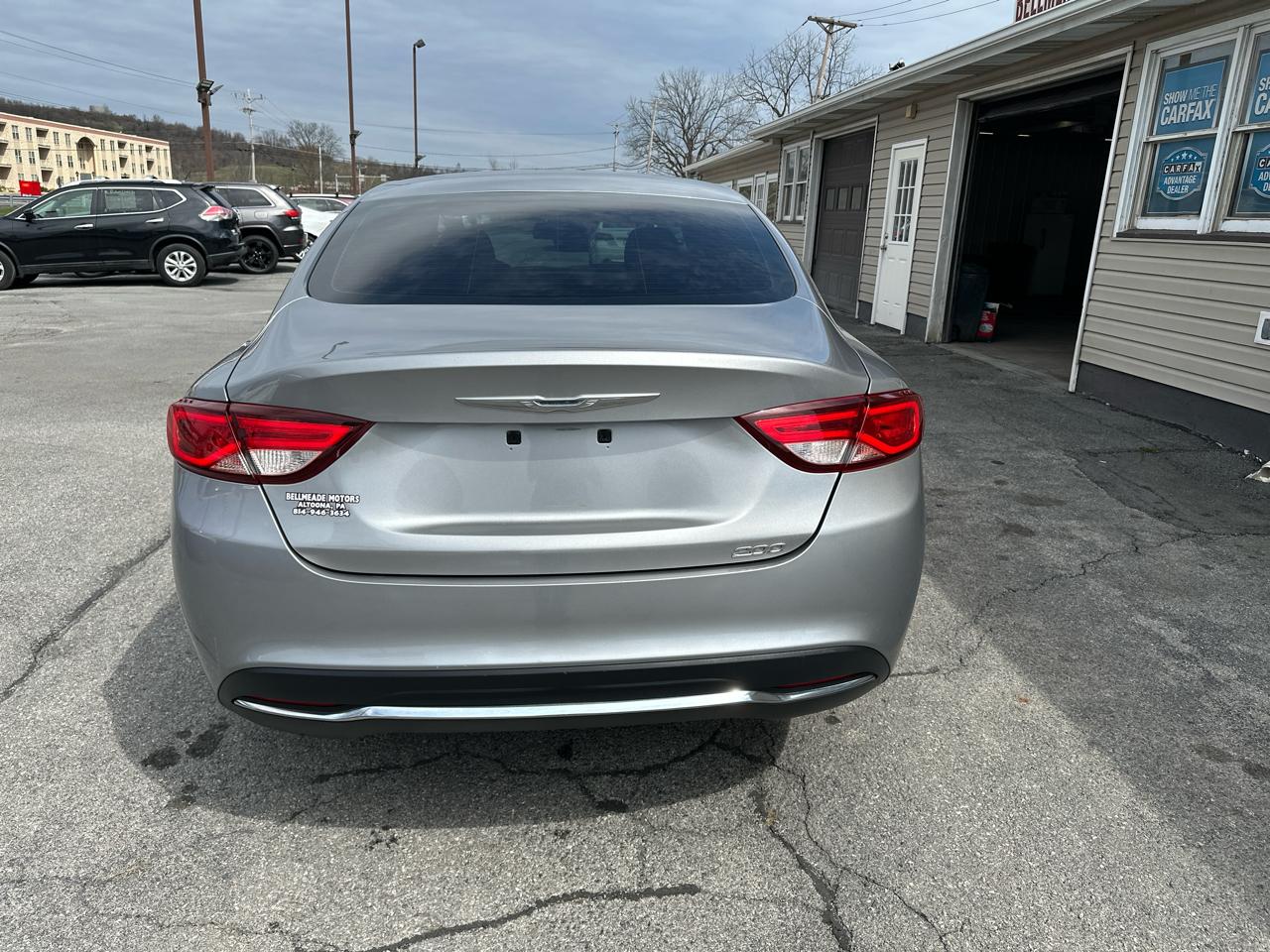 Chrysler 200 4dr Sdn Limited FWD 2015