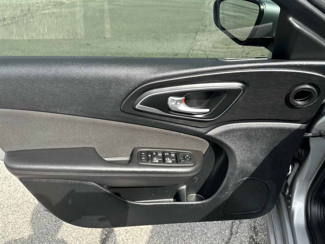 Chrysler 200 4dr Sdn Limited FWD 2015