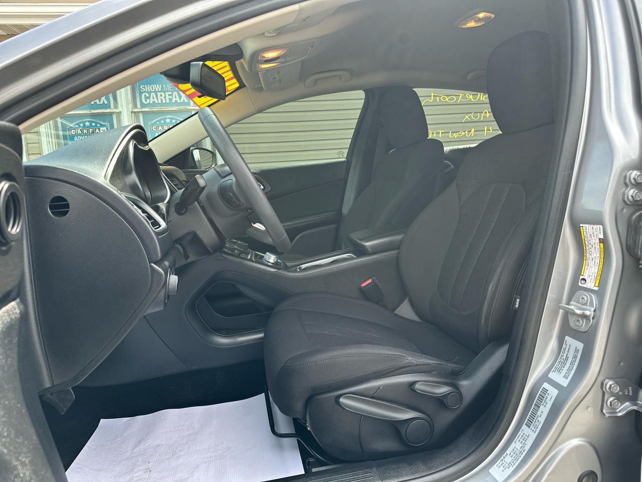 Chrysler 200 4dr Sdn Limited FWD 2015